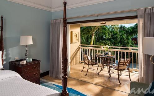 Caribbean Grande Luxe Poolside Room - GL (6)